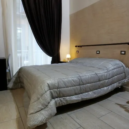 2 2* Naples