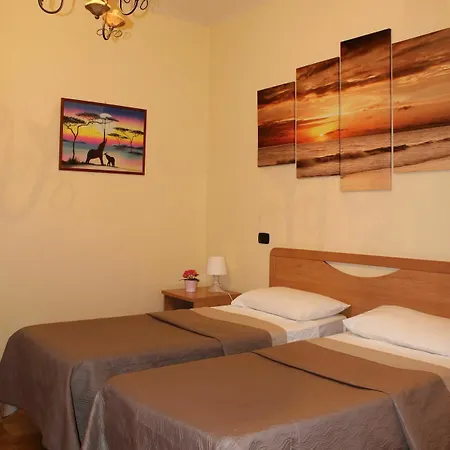 Maria 3* Naples