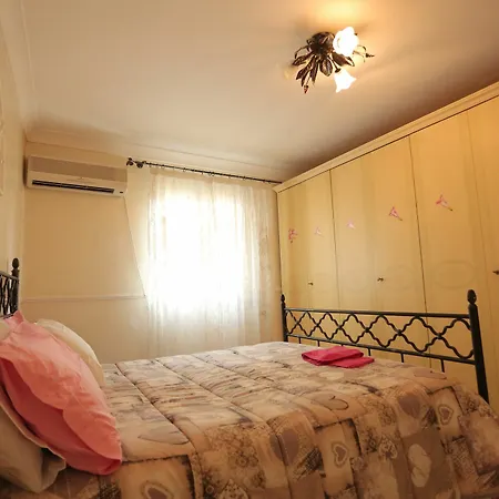 Casa Toto' Апартаменты Неаполь