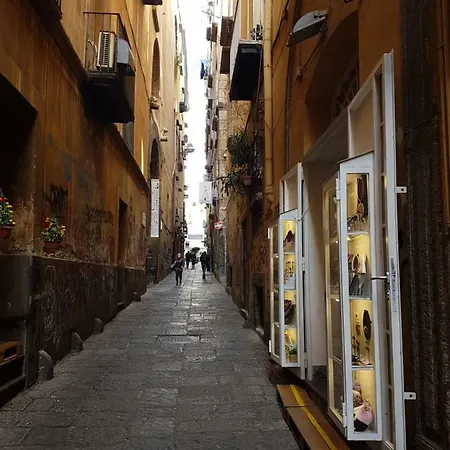 Aragonese Luxury 5* Neapol