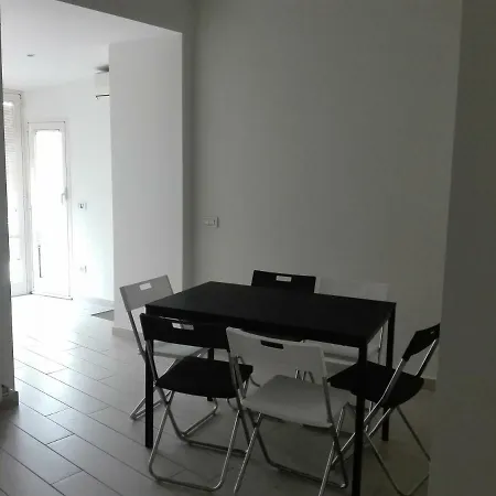 Alexander's House * Naples