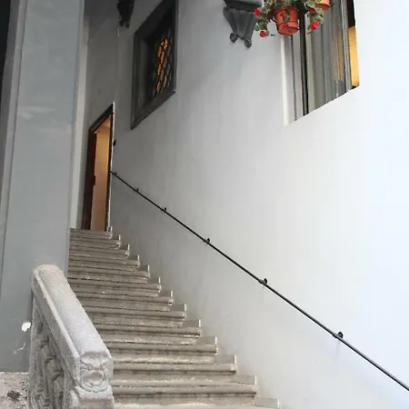 L' Arcata A Montesanto Naples