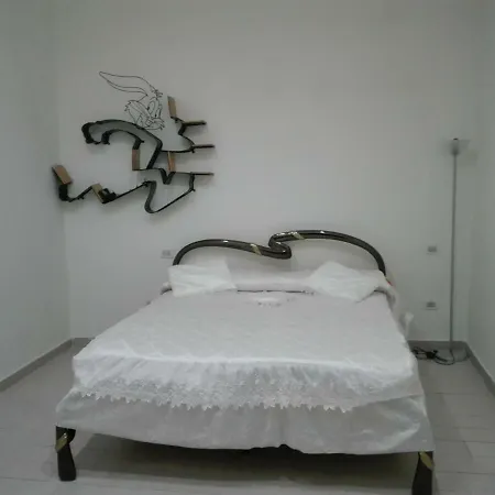 Alexander's House Naples