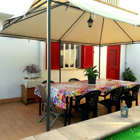 Garden House Airport Apartment