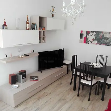 Domus Sant'elmo Holiday home *