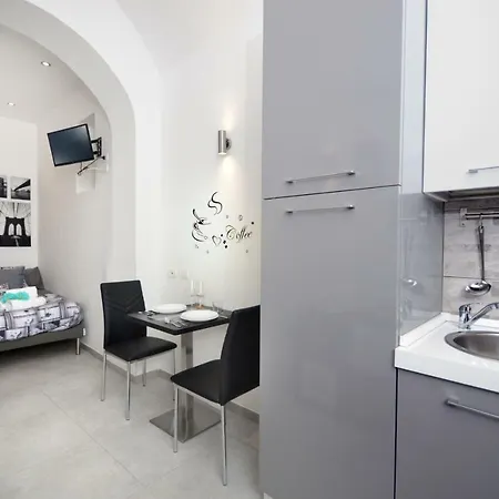 Alexandra Exclusive Naples