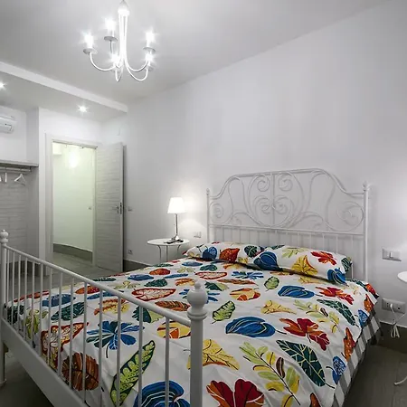 Apartment Chiatamone Seaside