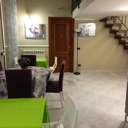 Oliver's House Naples