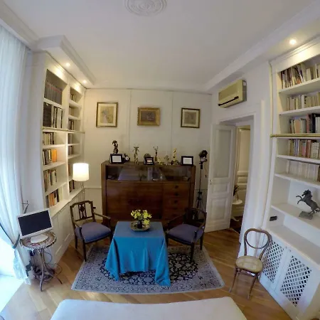 Homestay La Stanza Del Filosofo *
