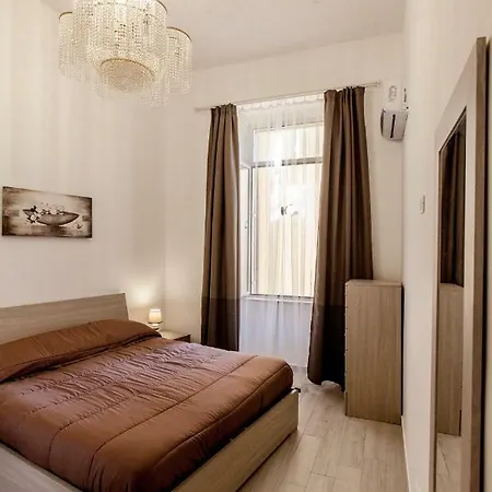 Casasu - Con Terrazzo Al Vomero Apartamento Nápoles