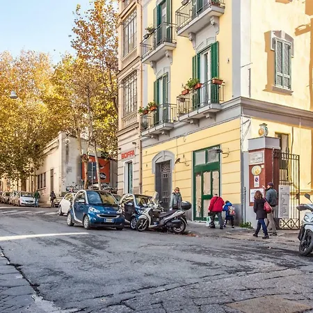 Casasu - Con Terrazzo Al Vomero Apartamento *