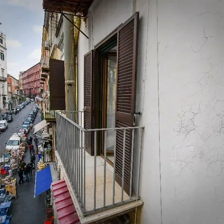 Il Terrazzino Di Montesanto * Nápoles