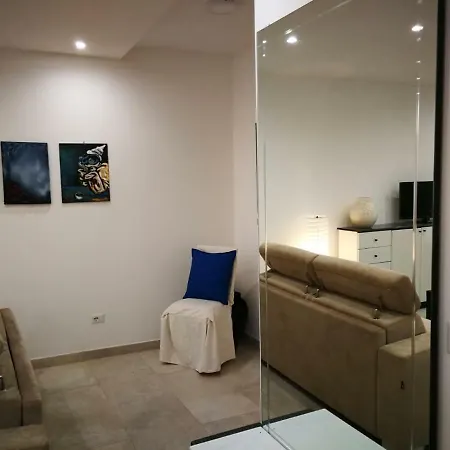 La Stanza Di Chaila Napels