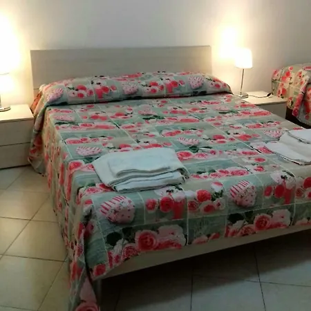 Rita & Pina's Central Apartment Naples