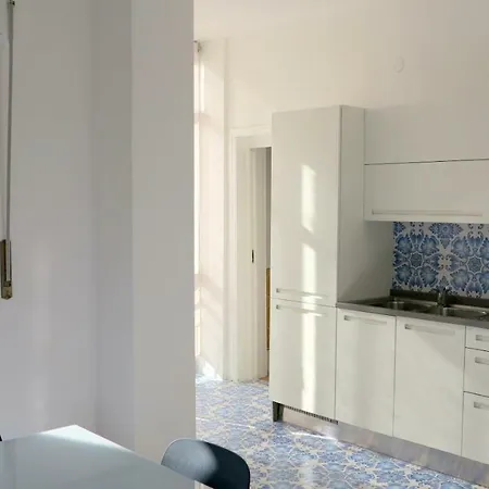 Apartment Pretty Panoramic - Half Way Center-vomero District Naples