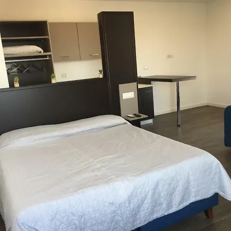 Residenza Garibaldi * Неаполь