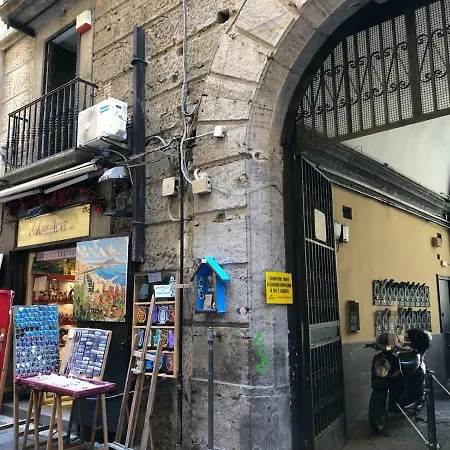 Apartment In Love: Balconcino Spaccanapoli