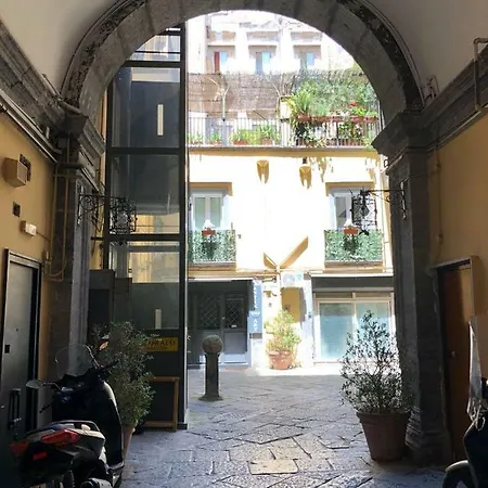 Apartment In Love: Balconcino Spaccanapoli *