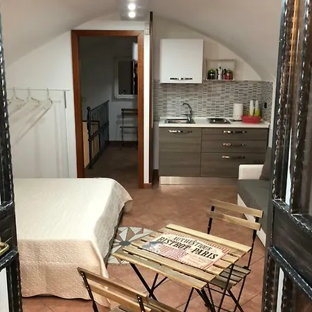 In Love: Balconcino Spaccanapoli Apartment *