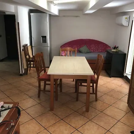 Barrios 9 * Naples