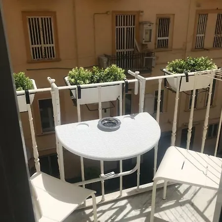 Apartment Miranda Nel Cuore Del Vomero Naples