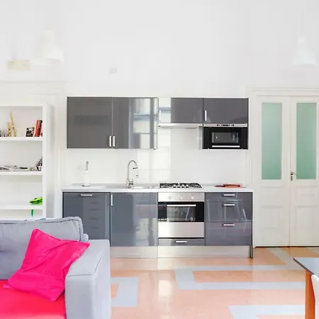 Apartment Casa Conforti Luminosa In Centro Naples