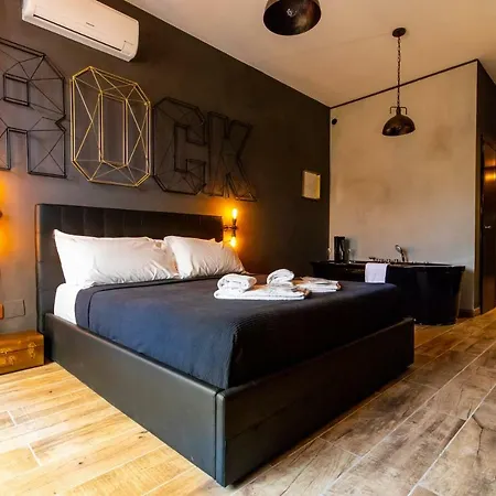 La Perla Nera Suites&happiness Holiday home *