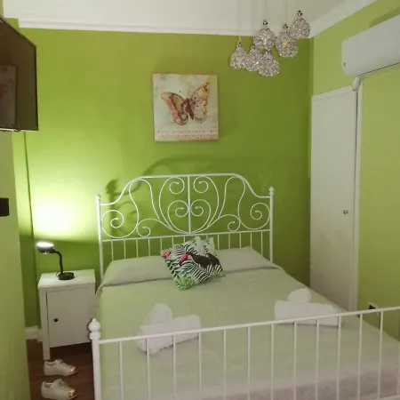 Apartment Chiaia 100 Naples
