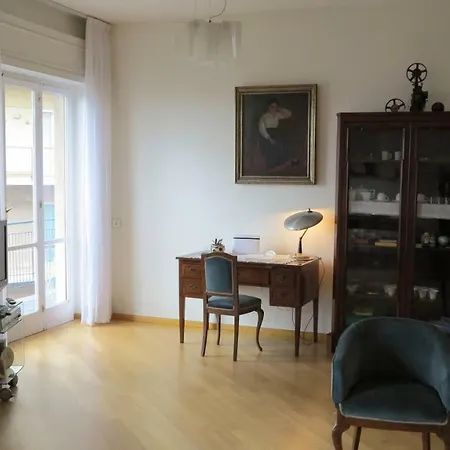 Spacious Panoramic - Half Way Center-vomero District Apartment Naples