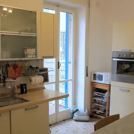 Spacious Panoramic - Half Way Center-vomero District Apartment Naples