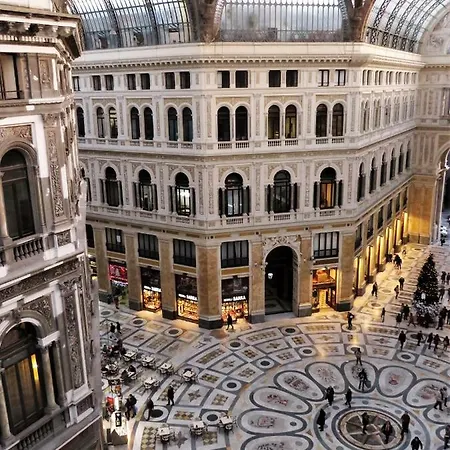 ゲストハウス Domus Sibyllina, Galleria Umberto I