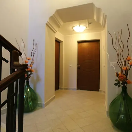 Rosa Apartment