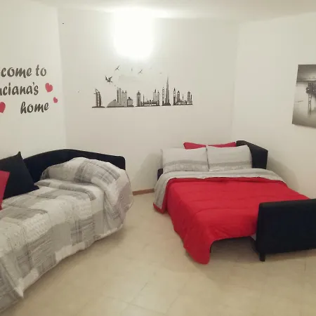 Luciana's Centrality And Holiday home *