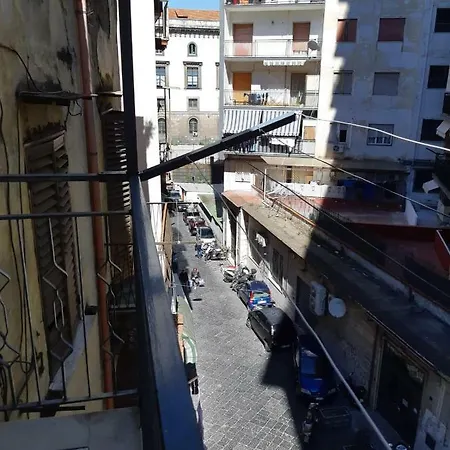 Nanas * Naples