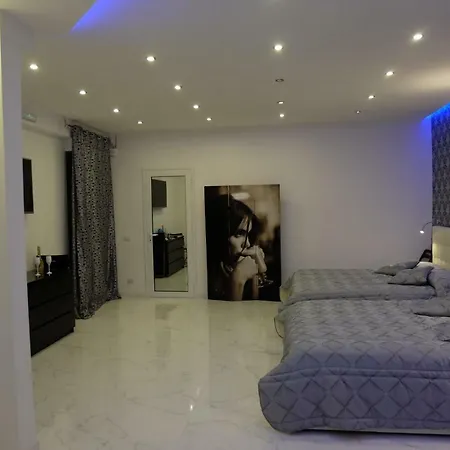 White Idromassaggio Su Richiesta Holiday home
