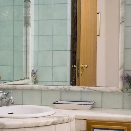 A Casa Di Marta Bed & Breakfast Naples