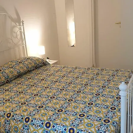 Scugnizzi * Naples