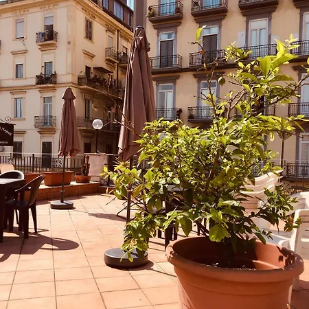 La Storia Di 3* Naples