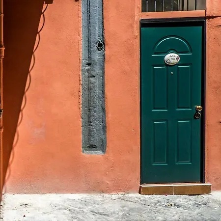 Little House * Naples