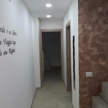 Regina House * Napoli