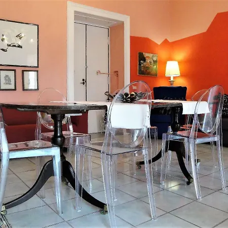 Holiday home Garibaldi House