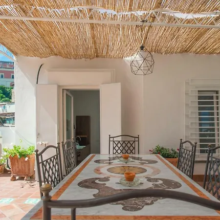 La Terrazza Di Roberta Apartment *