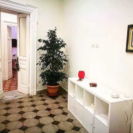 Resta Cu Mme Apartamento