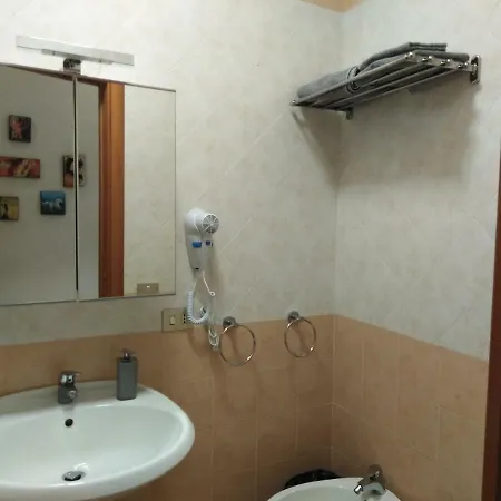 בית נופש Casa Nel Cuore Di Centro Storico נאפולי