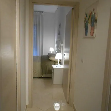 Lulu Naples
