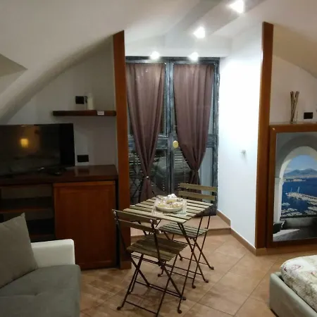 In Love: Balconcino Spaccanapoli *