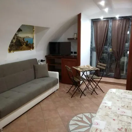 In Love: Balconcino Spaccanapoli Apartment Naples