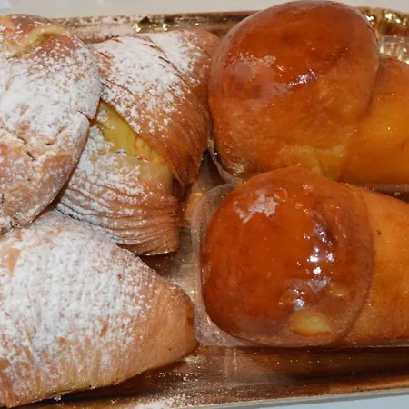 L'atrio Di San Gennaro * Naples