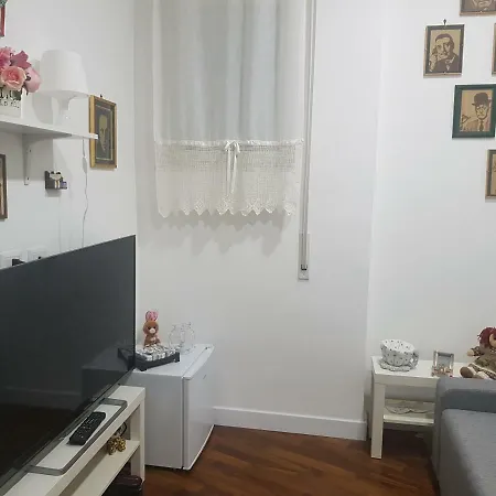 Гостевой дом Small Bedroom Vomero's Неаполь