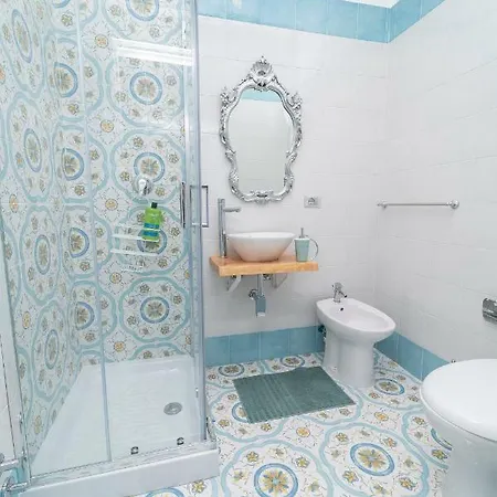Napulitandream Guest house *